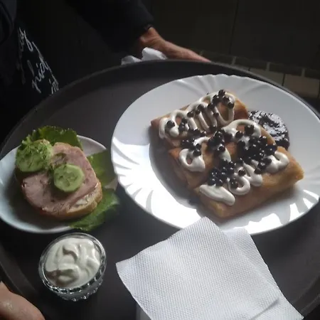 Zoryani Karpaty Guest house *